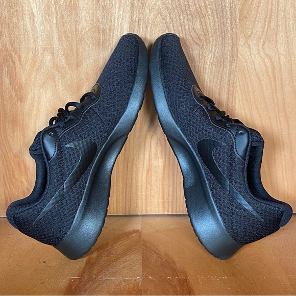 NEW Nike Tanjun Triple Black - Picture 6 of 8